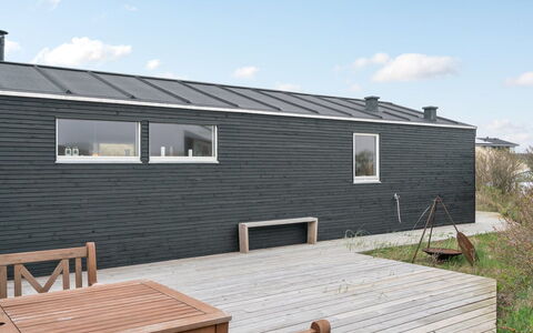 Mylius - 100M from the Sea: Residential Area, Roof, Suburb, Driveway, Estate, Chimney