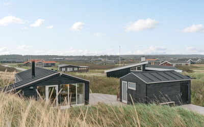 Mylius - 100M from the Sea