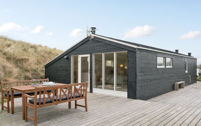 Mylius - 100M from the Sea