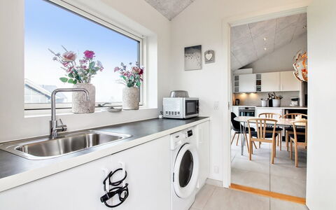 Edgar - 1.5Km from the Sea: Flooring, Major Appliance, Washing Machine, Interior Design, Floor, Kitchen, Ceiling, Countertop, Kitchen Appliance, Clothes Dryer