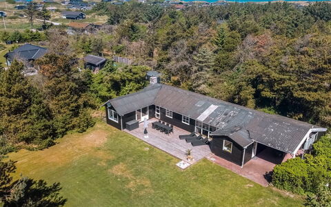 Selgen - 600M from the Sea: House, Home, Door, Roof, Cottage, Estate, Garden, Shade, Siding, Yard
