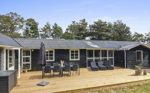 Selgen - 600M from the Sea: House, Home, Door, Roof, Cottage, Estate, Garden, Shade, Siding, Yard