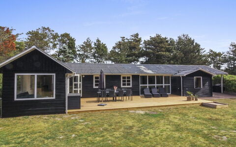 Selgen - 600M from the Sea: House, Home, Door, Roof, Cottage, Estate, Garden, Shade, Siding, Yard