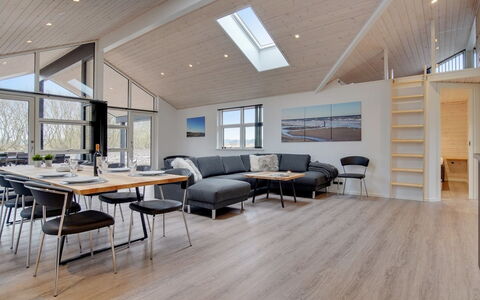 Amitola - 700M from the Sea: Wood, Ceiling, Interior Design, Wood Flooring, Flooring, Floor, Living Room, Hardwood, Plank, Laminate Flooring