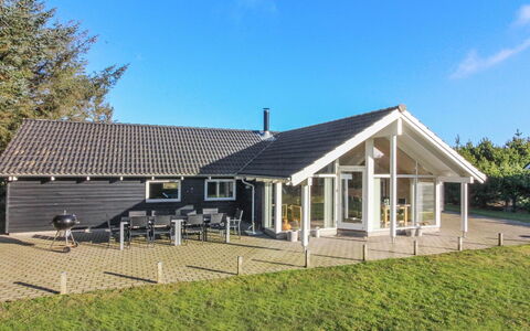 Synnöve - 550M from the Sea: Home, House, Roof, Cottage, Estate, Shade, Siding, Porch, Driveway, Farmhouse