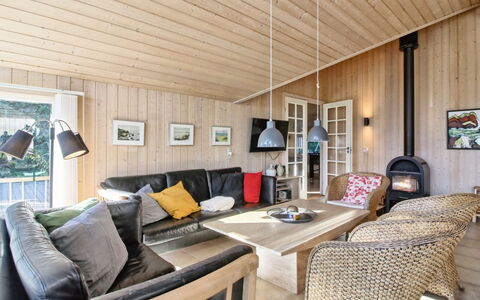 Synnöve - 550M from the Sea: Cottage, Home, House, Roof, Porch, Estate, Siding, Garden Buildings, Farmhouse, Yard
