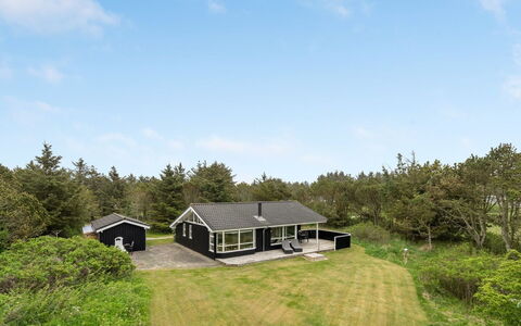 Jara - 700M from the Sea: Cottage, Shed, Hut, Farmhouse, Prairie, Shack, Barn, Log Cabin, Garden Buildings