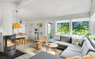 Henryette - 200M from the Sea