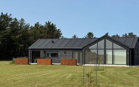 Arlina - 1.5Km from the Sea: Building, House, Wood, Home, Roof, Cottage, Residential Area, Shrub, Architecture