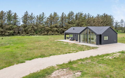 Arlina - 1.5Km from the Sea: Building, House, Wood, Home, Roof, Cottage, Residential Area, Shrub, Architecture