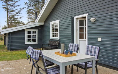 Vaska - 550M from the Sea