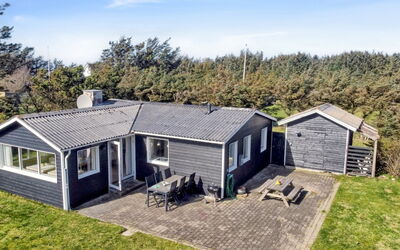 Lisabeth - 250M from the Sea