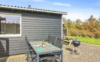 Lisabeth - 250M from the Sea