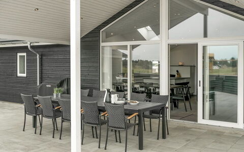 Fegge - 1.5Km from the Sea: Roof, House, Home, Cottage, Siding, Estate, Driveway, Garden Buildings, Yard, Shed