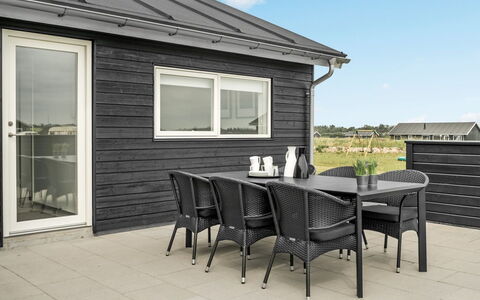 Fegge - 1.5Km from the Sea: Roof, House, Home, Cottage, Siding, Estate, Driveway, Garden Buildings, Yard, Shed