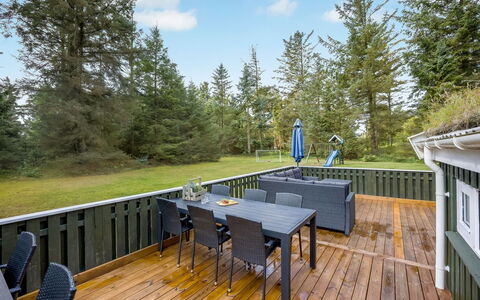 Sunneva - 1Km from the Sea: House, Home, Door, Roof, Cottage, Estate, Garden, Shade, Siding, Yard