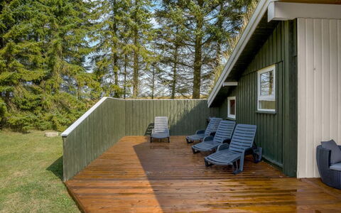 Sunneva - 1Km from the Sea: House, Home, Door, Roof, Cottage, Estate, Garden, Shade, Siding, Yard