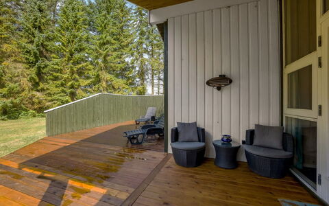 Sunneva - 1Km from the Sea: House, Home, Door, Roof, Cottage, Estate, Garden, Shade, Siding, Yard