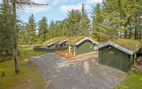 Sunneva - 1Km from the Sea: House, Home, Door, Roof, Cottage, Estate, Garden, Shade, Siding, Yard