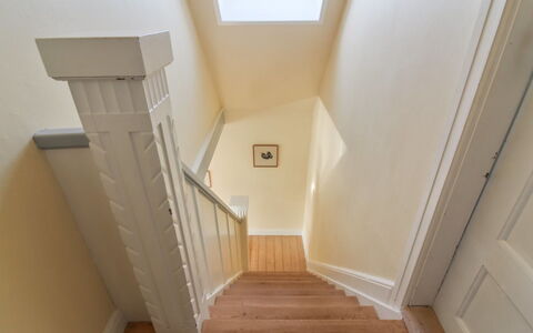 Fania - 200M from the Sea: Wood, Flooring, Interior Design, Floor, Furniture, Wood Flooring, Room, Ceiling, Wood Stain, Hardwood