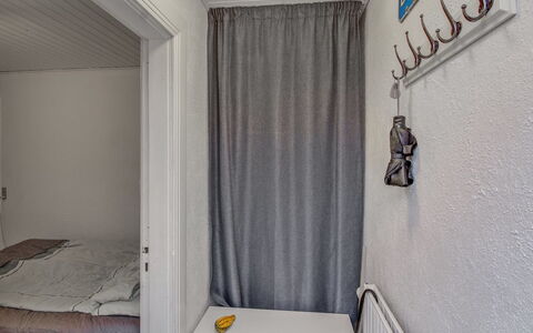 Ingert - 250M from the Sea: Wall, Floor, Interior Design, Bedroom, Flooring, Room, Bed, Bed Sheet, Ceiling, Bedding