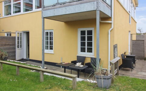 Ingert - 250M from the Sea: Building, Window, Residential Area, House, Home, Facade, Architecture, Door, Porch, Composite Material