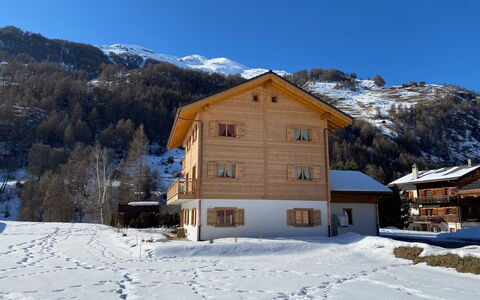 Chalet Molignon: Plant, Sky, Plant Community, Cloud, Tree, Land Lot, Vegetation, Natural Landscape, Grass, Shrub