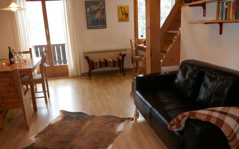 Chalet Grindelwaldgletscher: Brown, Couch, Furniture, Property, Picture Frame, Table, Wood, Building, Window, Comfort