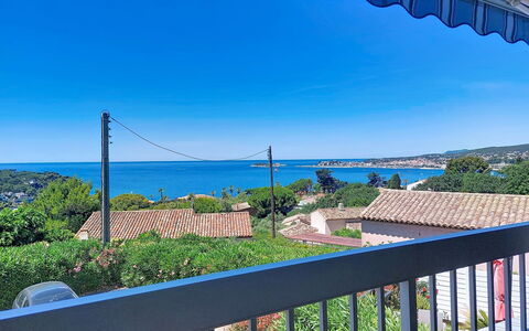 Terre Marine: Blue, Sea, Coastal And Oceanic Landforms, Coast, Ocean, Balcony, Sound, Fence, Tropics, Beach