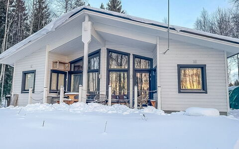 Villa Rukan Kesäniemi: Wood, Siding, Cottage, House, Home, Plank, Garden Buildings, Log Cabin, Hardwood, Porch