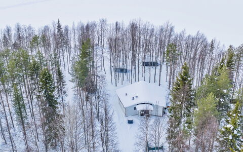 Villa Rukan Kesäniemi: Wood, Siding, Cottage, House, Home, Plank, Garden Buildings, Log Cabin, Hardwood, Porch