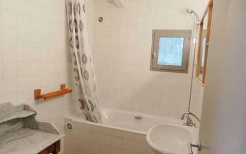 Villa Isabelle: Bathroom, Property, Room, Wall, Plumbing Fixture, Tile, Bathroom Accessory, Bathtub, Floor, Real Estate