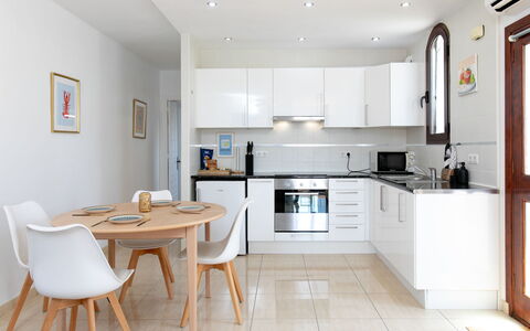 Perla del Mar: Furniture, Interior Design, Kitchen, Flooring, Countertop, Floor, Kitchen Appliance, Major Appliance, Wood, Cabinetry