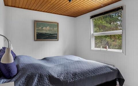 Solmaz - 3.5Km from the Sea: Interior Design, Bedroom, Wood, Ceiling, Bed, Flooring, Floor, Bed Sheet, Furniture, Bedding