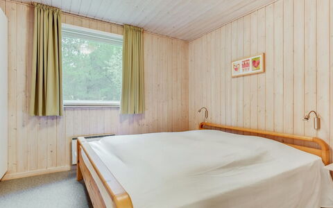 Harthwik - 1Km from the Sea: Wood, Flooring, Bedroom, Bed, Floor, Interior Design, Ceiling, Bed Sheet, Room, Bedding