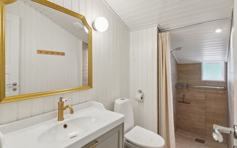 Tirsa - 3.9Km from the Sea: Plumbing Fixture, Bathroom, Flooring, Interior Design, Bathroom Sink, Sink, Floor, Ceiling, Plumbing, Tap