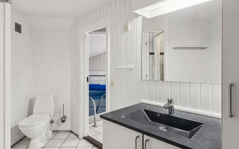 Ellanor - 1Km from the Sea: Plumbing Fixture, Flooring, Floor, Sink, Interior Design, Tap, Plumbing, Bathroom, Ceiling, Tile
