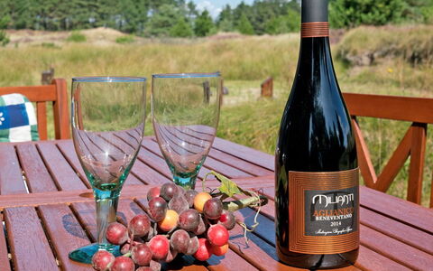 Siegried - 2.2Km from the Sea: Bottle, Glass Bottle, Wine, Wine Bottle, Barware