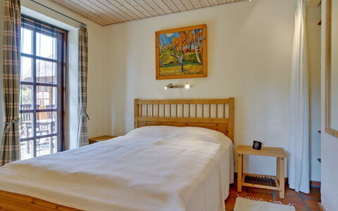 Siegried - 2.2Km from the Sea: Bed, Bedroom, Furniture, Floor, Flooring, Wood, Interior Design, Bed Sheet, Bedding, Ceiling