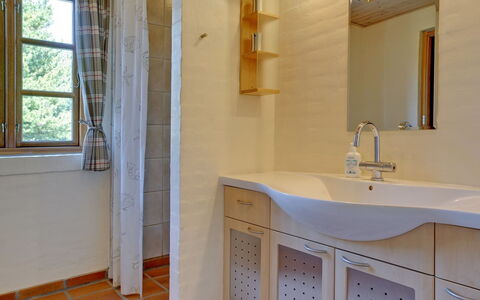 Siegried - 2.2Km from the Sea: Bathroom Sink, Interior Design, Flooring, Plumbing Fixture, Wall, Floor, Wood, Sink, Tap, Bathroom