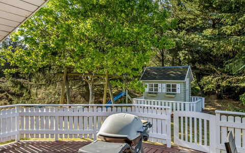 Karlotta - 2.2Km from the Sea: Thatching, Cottage, House, Roof, Home, Farmhouse, Hut, Estate, Village