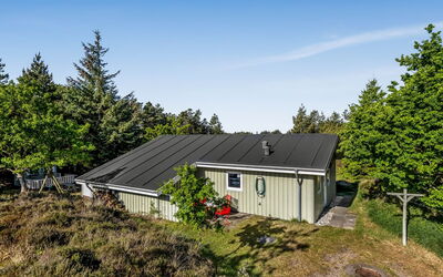 Karlotta - 2.2Km from the Sea