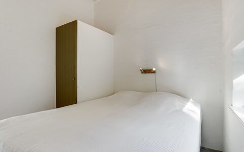 Reinbald - 1Km from the Sea: Wall, Wood, Flooring, Floor, Ceiling, Interior Design, Bedroom, Room, Bed, Bed Sheet
