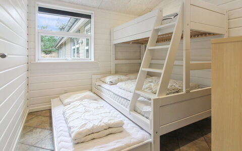 Nael - 1.6Km from the Sea: Wood, Floor, Interior Design, Flooring, Ceiling, Hardwood, Wood Stain, Bedroom, Plank, Bed