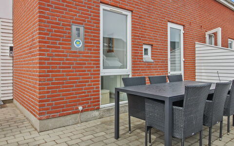Raine - 2.3Km from the Sea: Roof, House, Land Lot, Home, Cottage, Estate, Garden Buildings, Shade, Log Cabin, Landscaping