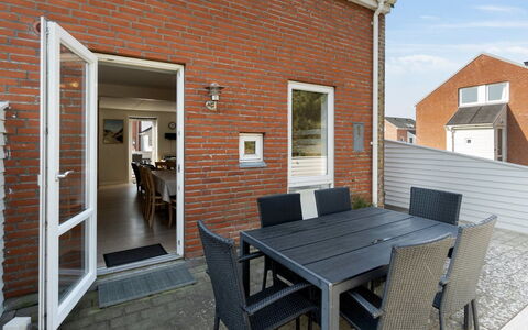 Byriel - 2.3Km from the Sea: Building, House, Window, Home, Roof, Residential Area, Shrub, Cottage, Land Lot
