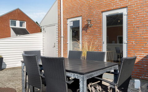 Byriel - 2.3Km from the Sea: Building, House, Window, Home, Roof, Residential Area, Shrub, Cottage, Land Lot