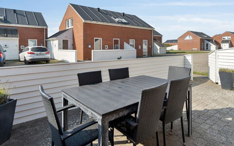 Byriel - 2.3Km from the Sea: Building, House, Window, Home, Roof, Residential Area, Shrub, Cottage, Land Lot
