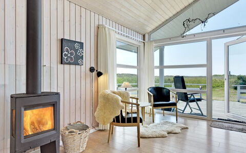 Chrisse - 550M from the Sea: Cottage, Shed, Hut, Farmhouse, Prairie, Shack, Barn, Log Cabin, Garden Buildings