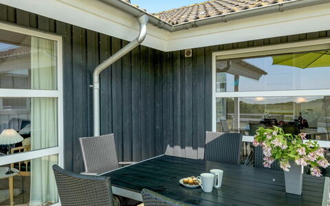 Chrisse - 550M from the Sea: Cottage, Shed, Hut, Farmhouse, Prairie, Shack, Barn, Log Cabin, Garden Buildings